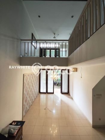 Rumah Cantik Siap Huni Di Kebayoran Baru Luas 300m2 Aman Rumah Cantik Siap Huni Di Kebayoran Baru Luas 300m2 Aman