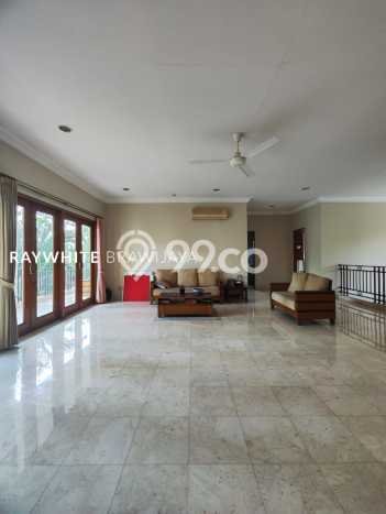 Sewa Rumah Nyaman LT 1200m2 / LB 650m2 di Kemang, Jakarta Selatan Sewa Rumah Nyaman LT 1200m2 / LB 650m2 di Kemang, Jakarta Selatan