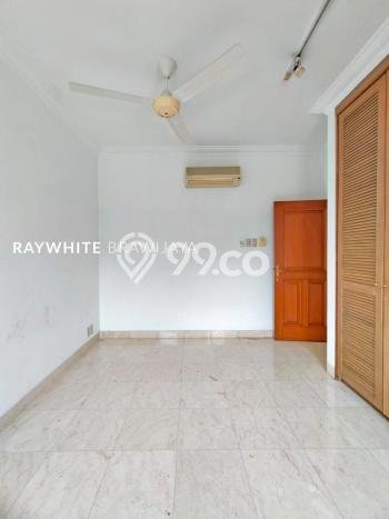 Rumah LT 404m² / LB 350m² View Gunung di Pejaten, Jakarta Selatan Rumah LT 404m² / LB 350m² View Gunung di Pejaten, Jakarta Selatan