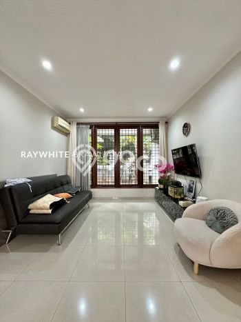 Ready to Use! Luxury House LT 227m2 Desain Modern di Lebak Bulus Ready to Use! Luxury House LT 227m2 Desain Modern di Lebak Bulus