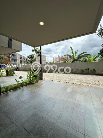 Rumah Luxury Modern Siap Huni di Lebak Bulus Jakarta Selatan Rumah Luxury Modern Siap Huni di Lebak Bulus Jakarta Selatan