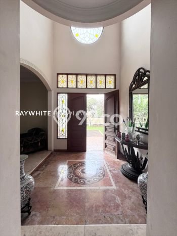 Rumah Mewah LB 852m2 Siap Huni Desain Elegan di Pondok Indah, Jakarta Selatan Rumah Mewah LB 852m2 Siap Huni Desain Elegan di Pondok Indah, Jakarta Selatan