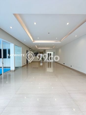 Ready to Use! Premium House LT 381m2 Desain Elegan di Kemang Ready to Use! Premium House LT 381m2 Desain Elegan di Kemang