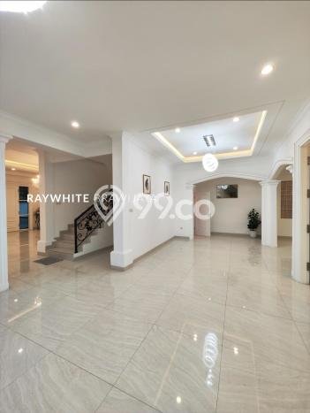 Jual Rumah Luas Megah Dengan View Cantik di Kemang, Jakarta Selatan Jual Rumah Luas Megah Dengan View Cantik di Kemang, Jakarta Selatan