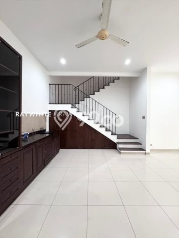 Hunian Mewah LB 450m2 Siap Pakai Desain Elegan di Cipete, Jakarta Selatan Hunian Mewah LB 450m2 Siap Pakai Desain Elegan di Cipete, Jakarta Selatan