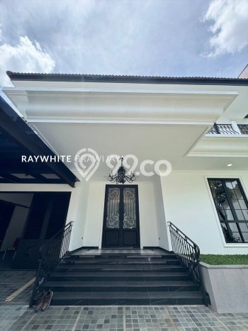 Sewa Rumah Nyaman LT 435m2 / LB 450m2 di Pondok Indah, Jakarta Selatan Sewa Rumah Nyaman LT 435m2 / LB 450m2 di Pondok Indah, Jakarta Selatan