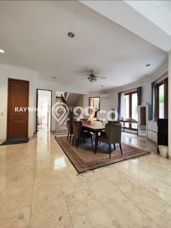 Rumah Luxury Modern Siap Huni di Kemang Jakarta Selatan Rumah Luxury Modern Siap Huni di Kemang Jakarta Selatan