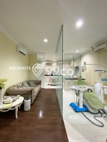 Ruko di Cipete, Luas 228m², Mainroad, Area Strategis Ruko di Cipete, Luas 228m², Mainroad, Area Strategis