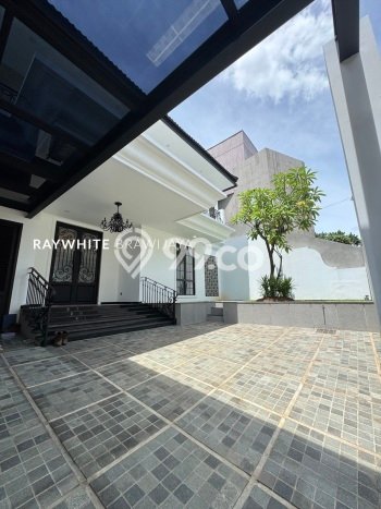 Sewa Rumah Nyaman LT 435m2 / LB 450m2 di Pondok Indah, Jakarta Selatan Sewa Rumah Nyaman LT 435m2 / LB 450m2 di Pondok Indah, Jakarta Selatan