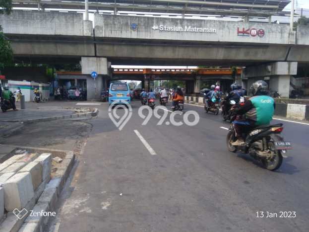 Area Ramai! Komersial Dijual di Matraman untuk Bisnis Luas Bangunan 448m2 Area Ramai! Komersial Dijual di Matraman untuk Bisnis Luas Bangunan 448m2