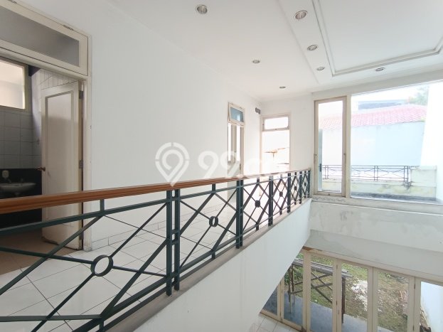 Jual Rumah Luas Megah Dengan View Cantik di Modernland, Tangerang Jual Rumah Luas Megah Dengan View Cantik di Modernland, Tangerang