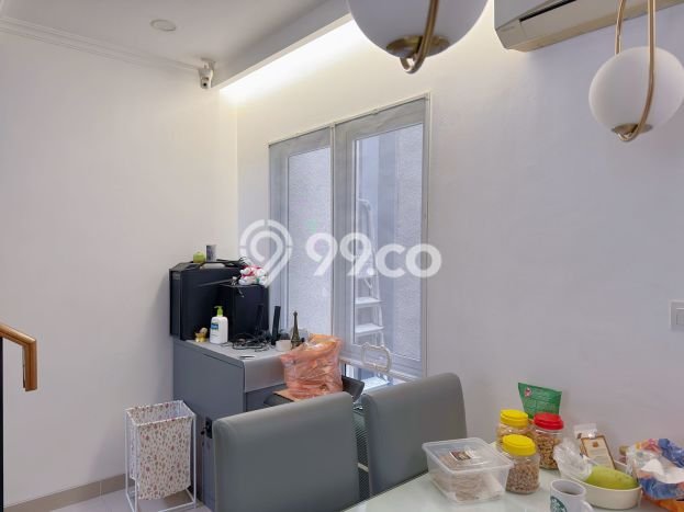 Rumah Strategis di Pusat Kota Gading Serpong, Tangerang - LT 96m² Rumah Strategis di Pusat Kota Gading Serpong, Tangerang - LT 96m²
