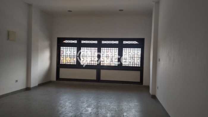 Ruko Disewakan di , Luas 236m2m², Area Premium Ruko Disewakan di , Luas 236m2m², Area Premium