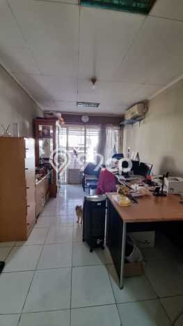 Rumah Mewah LB 135m2 Siap Pakai Desain Elegan di Duri Kosambi, Jakarta Barat Rumah Mewah LB 135m2 Siap Pakai Desain Elegan di Duri Kosambi, Jakarta Barat