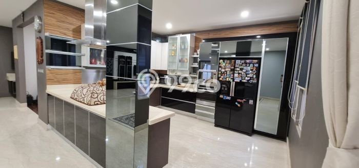 For Sale! Luxury House LT 252m2 Desain Elegan di Pantai Indah Kapuk For Sale! Luxury House LT 252m2 Desain Elegan di Pantai Indah Kapuk