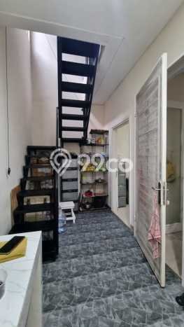 PROPERTI PILIHAN! Rumah Nyaman area Green Lake City, Luas 144m² LB 300m² PROPERTI PILIHAN! Rumah Nyaman area Green Lake City, Luas 144m² LB 300m²