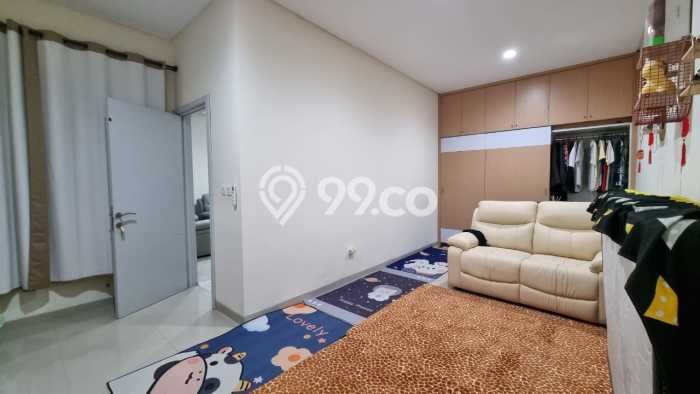 PROPERTI PILIHAN! Rumah Nyaman area Green Lake City, Luas 144m² LB 300m² PROPERTI PILIHAN! Rumah Nyaman area Green Lake City, Luas 144m² LB 300m²