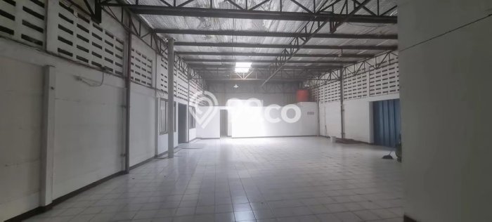 Gudang untuk Disewa di Pusat Tangerang Luas Bangunan 1000m2 Gudang untuk Disewa di Pusat Tangerang Luas Bangunan 1000m2