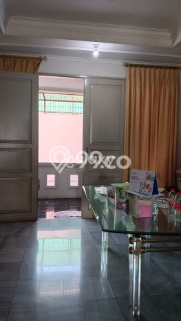 Siap Huni Rumah Mewah 5 Kamar di Kebon Jeruk Dekat ke Mana Pun Siap Huni Rumah Mewah 5 Kamar di Kebon Jeruk Dekat ke Mana Pun