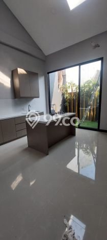 Disewakan! Rumah 3 Kamar Tidur &
2 Kamar Mandi di BSD City, Tangerang Disewakan! Rumah 3 Kamar Tidur &
2 Kamar Mandi di BSD City, Tangerang