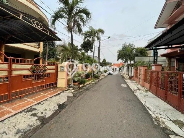 Jual Rumah Mewah Elegan Dengan View Eksklusif di Pondok Kelapa, Jakarta Timur Jual Rumah Mewah Elegan Dengan View Eksklusif di Pondok Kelapa, Jakarta Timur