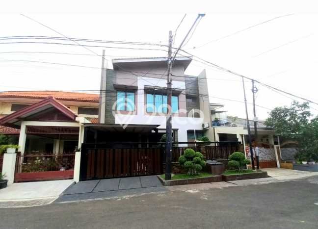 Rumah Mewah LB 350m2 Siap Huni Desain Elegan di Pondok Kelapa, Jakarta Timur Rumah Mewah LB 350m2 Siap Huni Desain Elegan di Pondok Kelapa, Jakarta Timur