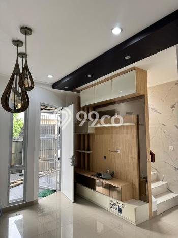 Disewakan Hunian Konsep Modern di Cipondoh Tangerang dengan 3 KT Disewakan Hunian Konsep Modern di Cipondoh Tangerang dengan 3 KT