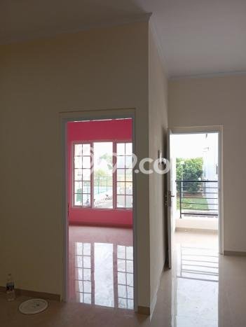 Lokasi strategis! Rumah siap pakai dikontrakkan di Banjar Wijaya LB 140m2 Lokasi strategis! Rumah siap pakai dikontrakkan di Banjar Wijaya LB 140m2