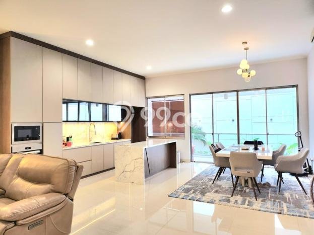 Disewakan Rumah Strategis LT 250m2 / LB 390m2 di Pantai Indah Kapuk, Jakarta Utara Disewakan Rumah Strategis LT 250m2 / LB 390m2 di Pantai Indah Kapuk, Jakarta Utara