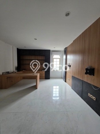 Unit Ruko Dijual di Jakarta Barat LT 73m2 & LB 250m2 Unit Ruko Dijual di Jakarta Barat LT 73m2 & LB 250m2