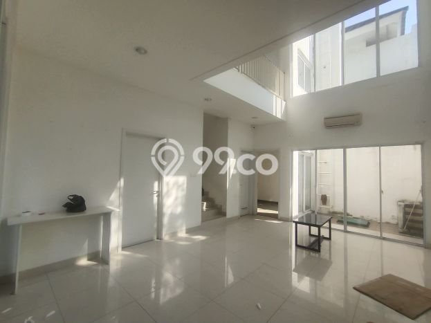 Rumah Premium di Green Lake City, 3 KM, Area Tenang, Luas 120m² Bangunan 165m² Rumah Premium di Green Lake City, 3 KM, Area Tenang, Luas 120m² Bangunan 165m²