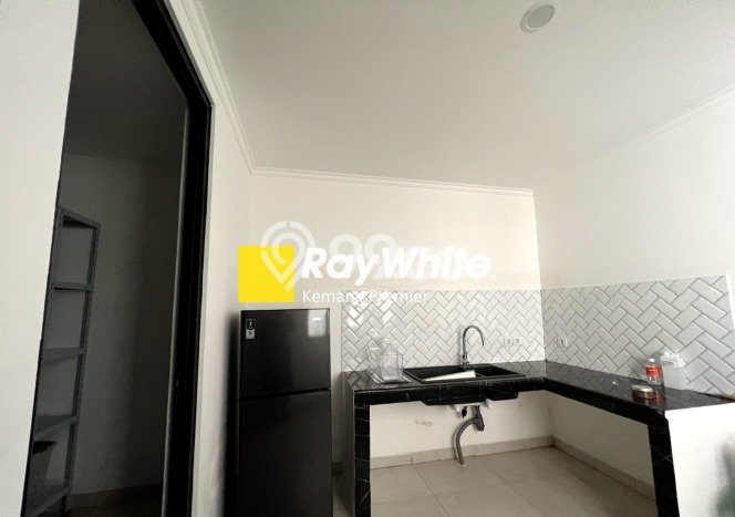 For Sale! Luxury House LT 156m2 Desain Modern di Kemang For Sale! Luxury House LT 156m2 Desain Modern di Kemang