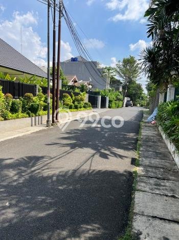 Ready to Use! Premium House LT 500m2 Desain Elegan di Cipete Ready to Use! Premium House LT 500m2 Desain Elegan di Cipete