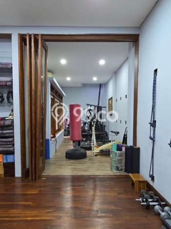 Hunian Mewah Siap Huni LT 430m2 di Kebayoran Baru, Jakarta Selatan Hunian Mewah Siap Huni LT 430m2 di Kebayoran Baru, Jakarta Selatan