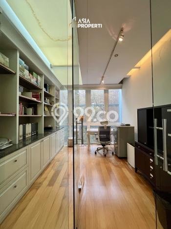 Hunian Eksklusif Siap Huni LT 676m2 di Kebayoran Baru, Jakarta Selatan Hunian Eksklusif Siap Huni LT 676m2 di Kebayoran Baru, Jakarta Selatan