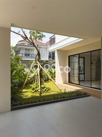 Rumah Mewah LB 330m2 Siap Pakai Desain Elegan di BSD, Tangerang Rumah Mewah LB 330m2 Siap Pakai Desain Elegan di BSD, Tangerang