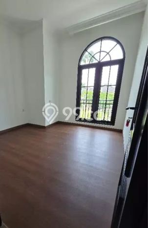 Rumah Mewah LB 209m2 Siap Huni Desain Elegan di BSD, Tangerang Rumah Mewah LB 209m2 Siap Huni Desain Elegan di BSD, Tangerang