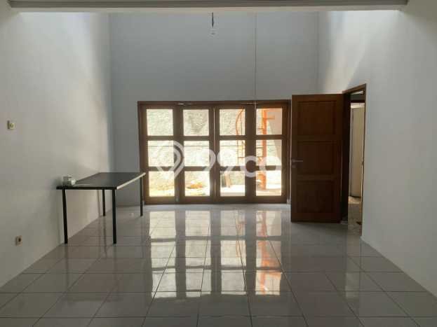 Rumah Luxury Modern Siap Huni di Bintaro Tangerang Selatan Rumah Luxury Modern Siap Huni di Bintaro Tangerang Selatan
