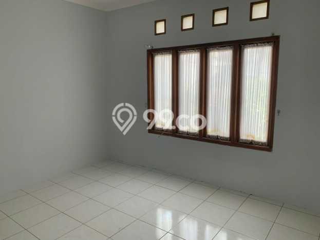 Rumah Luxury Modern Siap Huni di Bintaro Tangerang Selatan Rumah Luxury Modern Siap Huni di Bintaro Tangerang Selatan