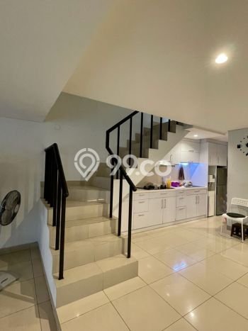 Rumah di Cilandak, Akses ke Fasilitas, LT 330m² Rumah di Cilandak, Akses ke Fasilitas, LT 330m²