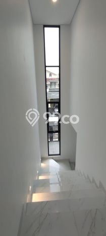 Rumah LT 120m² Fully Furnished di Bintaro, Dekat Mal, Tangerang Selatan Rumah LT 120m² Fully Furnished di Bintaro, Dekat Mal, Tangerang Selatan