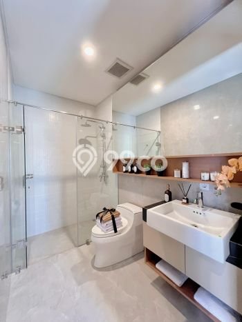 Rumah Mewah LB 167m2 Siap Huni Desain Elegan di Bintaro, Tangerang Selatan Rumah Mewah LB 167m2 Siap Huni Desain Elegan di Bintaro, Tangerang Selatan