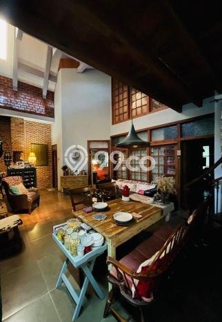 Hunian Mewah LB 180m2 Siap Pakai Desain Elegan di Bintaro, Tangerang Selatan Hunian Mewah LB 180m2 Siap Pakai Desain Elegan di Bintaro, Tangerang Selatan