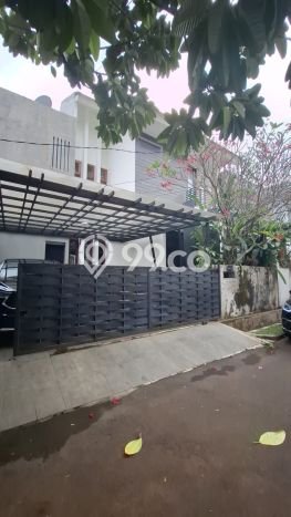 Hunian Elit LB 250m2 Siap Pakai Desain Elegan di Bintaro, Tangerang Selatan Hunian Elit LB 250m2 Siap Pakai Desain Elegan di Bintaro, Tangerang Selatan