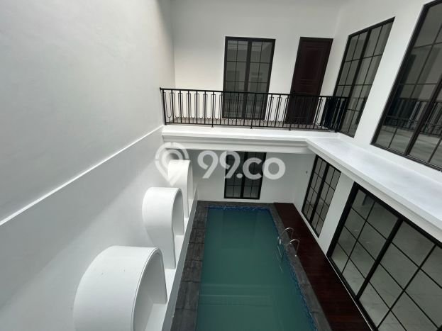 Ready to Use! Luxury House LT 241m2 Desain Elegan di Bintaro Ready to Use! Luxury House LT 241m2 Desain Elegan di Bintaro