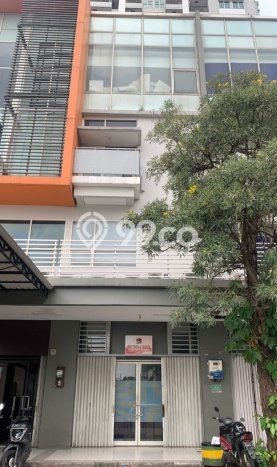 Unit Ruko Dijual di Jakarta Pusat LT 81m2 & LB 350m2 Unit Ruko Dijual di Jakarta Pusat LT 81m2 & LB 350m2