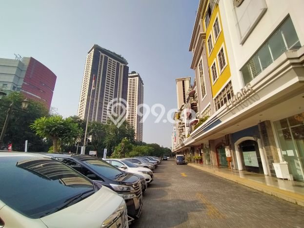 Unit Ruko Dijual di Jakarta Selatan LT 223m2 & LB 500m2 Unit Ruko Dijual di Jakarta Selatan LT 223m2 & LB 500m2