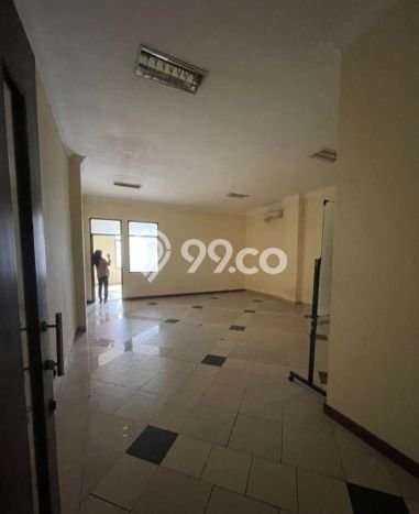 Dijual! Ruko di Senayan Jakarta Selatan LT 223m2 / LB 500m2 Kawasan Strategis Dijual! Ruko di Senayan Jakarta Selatan LT 223m2 / LB 500m2 Kawasan Strategis