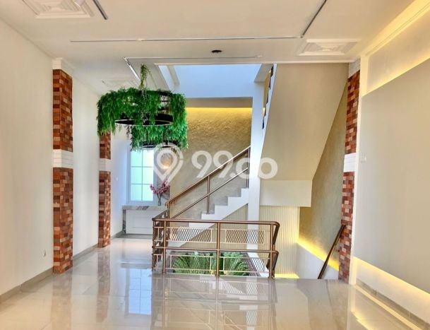 Ruko Dijual di Prime Area Tangerang Selatan Luas 243m2 Ruko Dijual di Prime Area Tangerang Selatan Luas 243m2