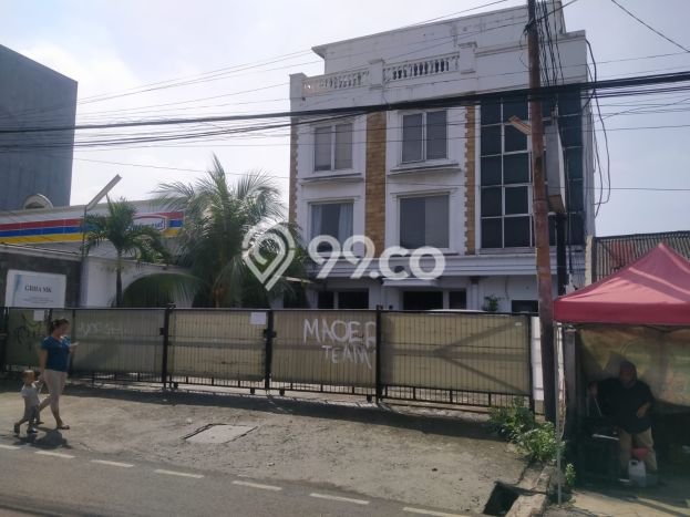 Ruko Dijual di Jakarta Selatan LT 336m2 & LB 1200m2 Lokasi Terbaik! Ruko Dijual di Jakarta Selatan LT 336m2 & LB 1200m2 Lokasi Terbaik!